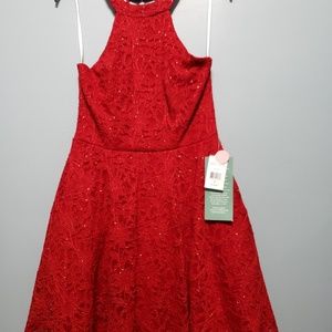 B.Smart  red dress